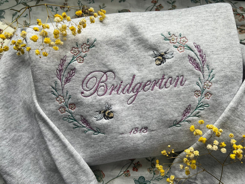 📚🫖Book lovers🫖📚 - Red Horizon Embroidery